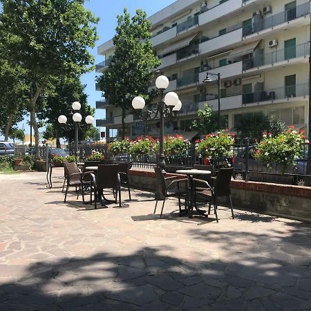 Hotel Darsena Cesenatico Eksteriør bilde