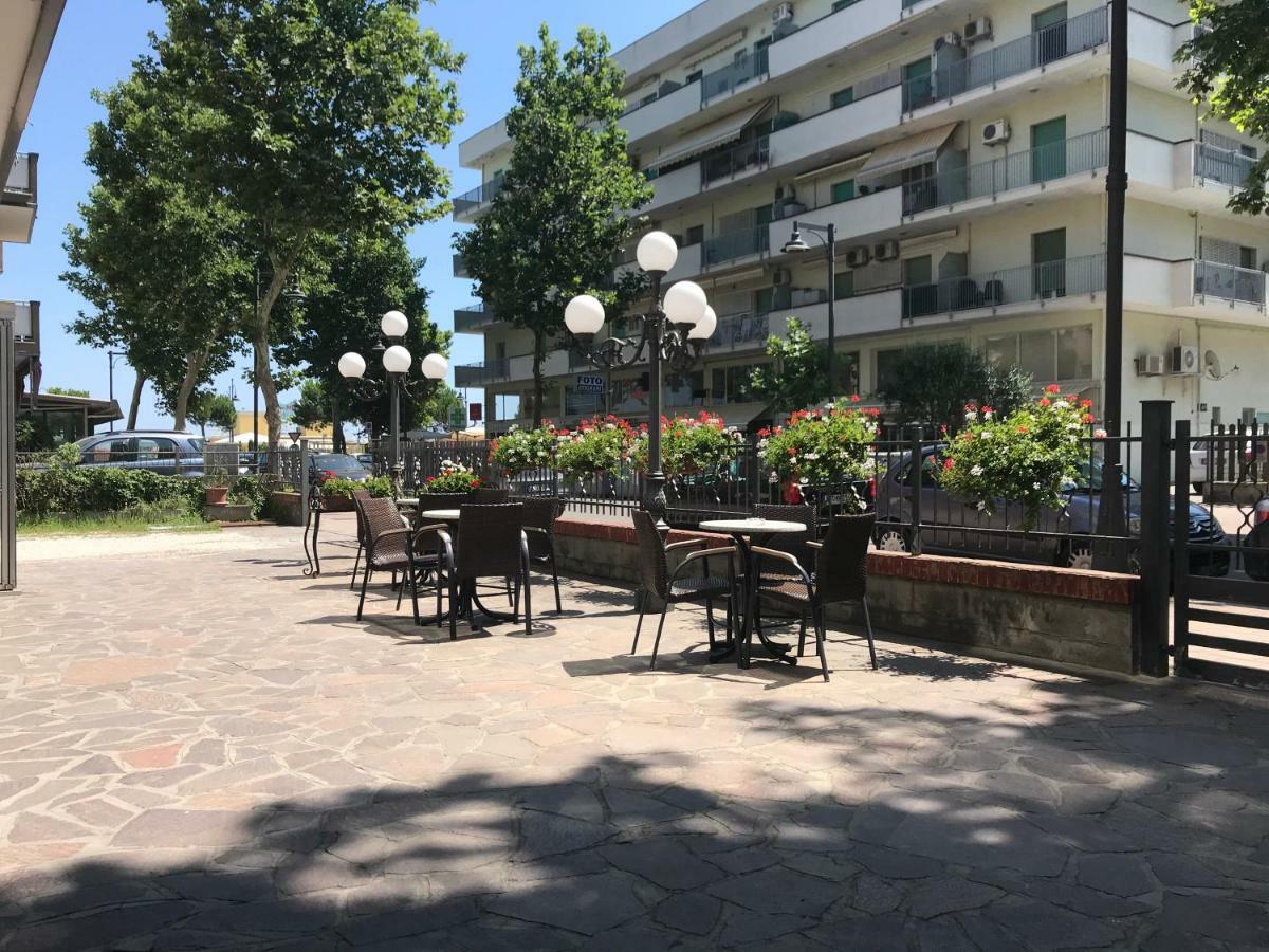 Hotel Darsena Cesenatico Eksteriør bilde